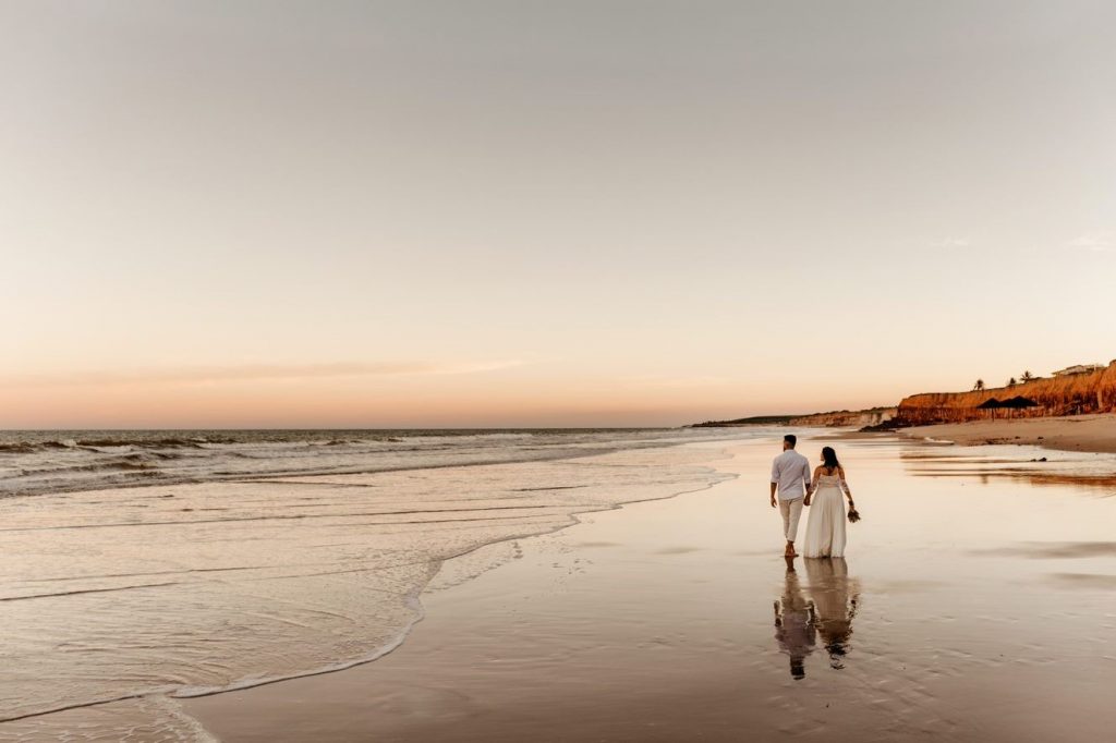 Wedding Beach Photo - Unsplash